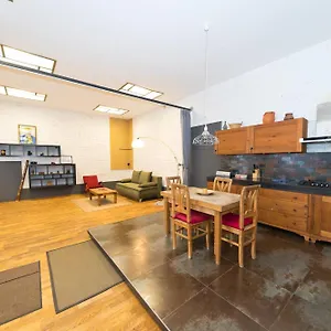 cozy-loft-at-opera.inbudapesthotels.com/